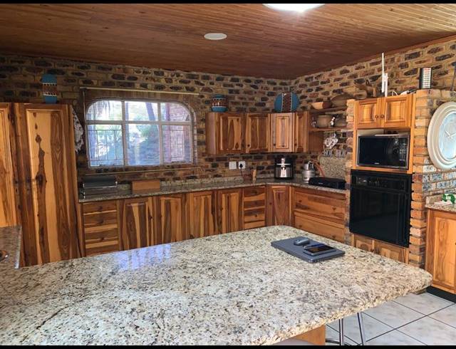 4 BEDROOM HOUSE FOR SALE IN VANDERBIJLPARK SE 3